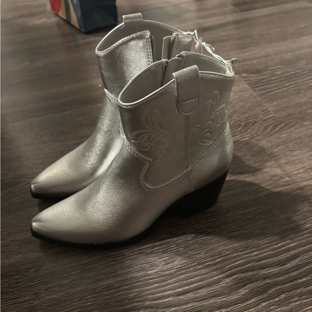 Silver cowgirl boots